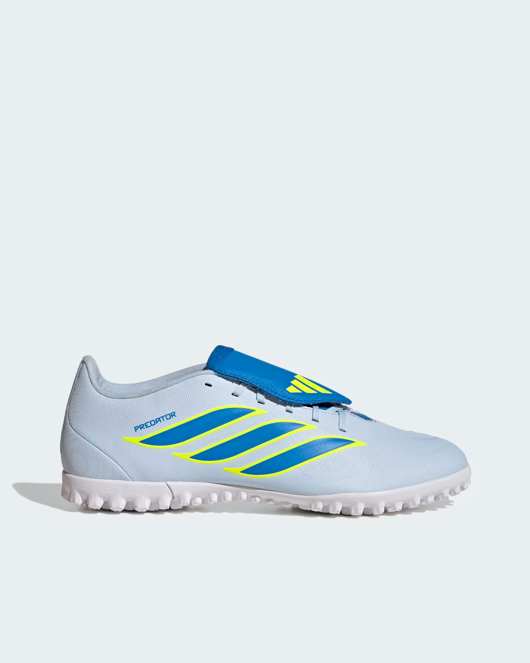 Guayos Adidas TF Predator Club Hombre