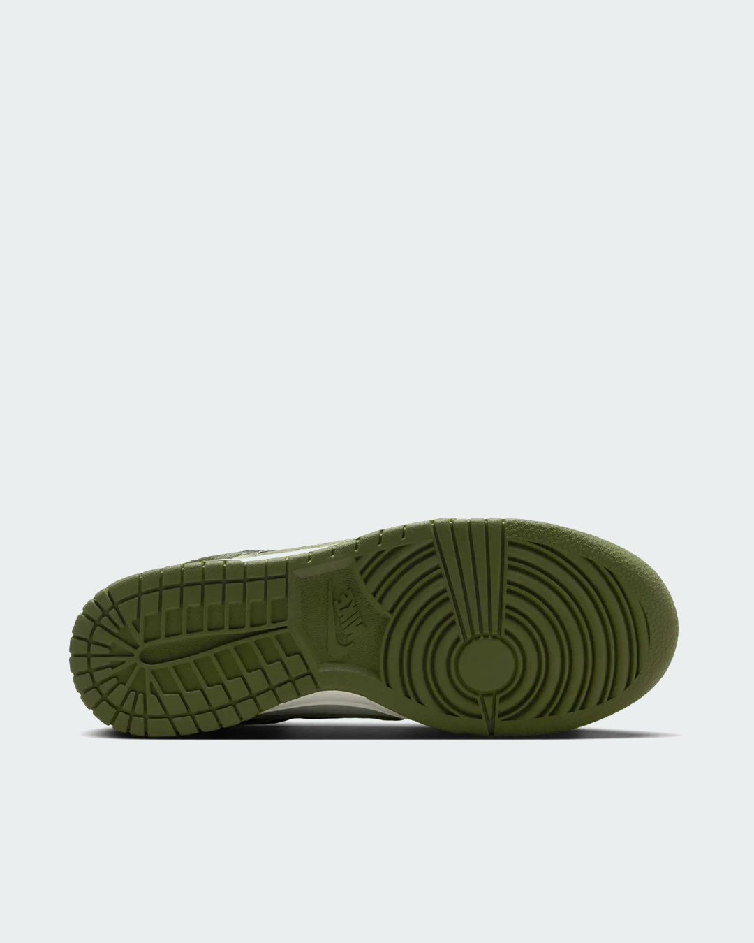 Tenis Nike Dunk Low SE Panda Olive Green Mujer