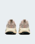 Tenis Nike Vomero 18 SE Mujer